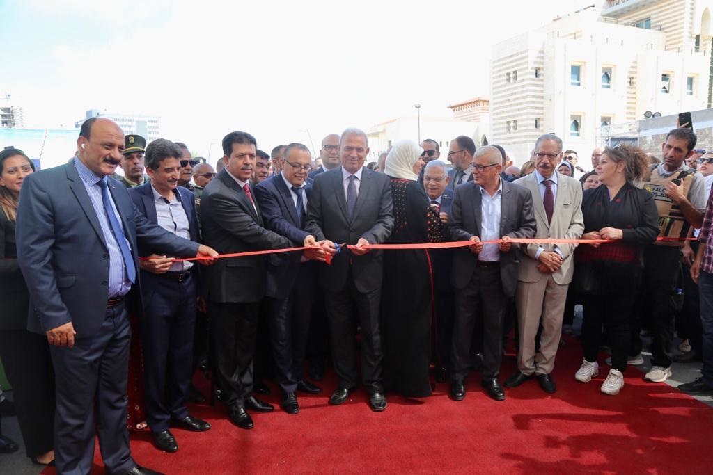 جانب من افتتاح المعرض